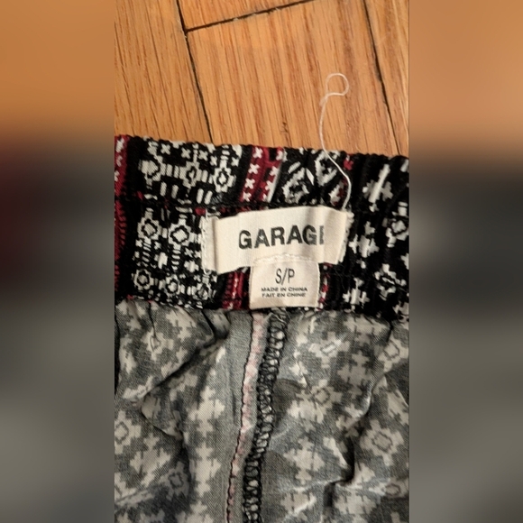 Garage Black and White Patterned Shorts 3/$20 - Picture 6 of 7